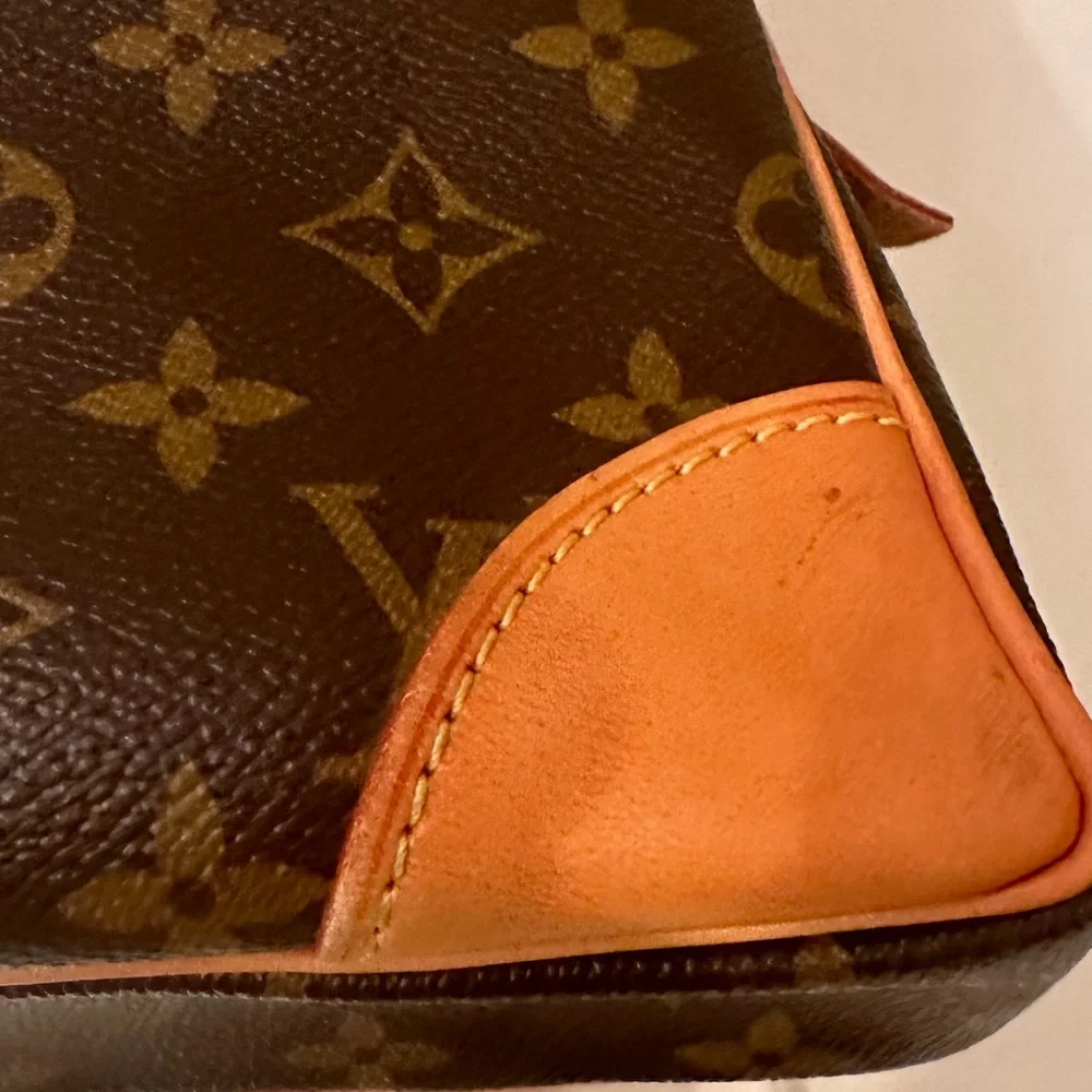 LOUIS VUITTON vintage Monogram Porte Documents Voyage Bag in EUC w/dust bag - Picture 5 of 12